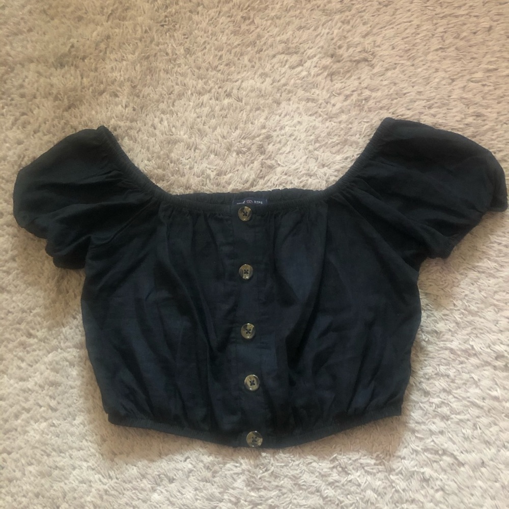 Black crop shirt